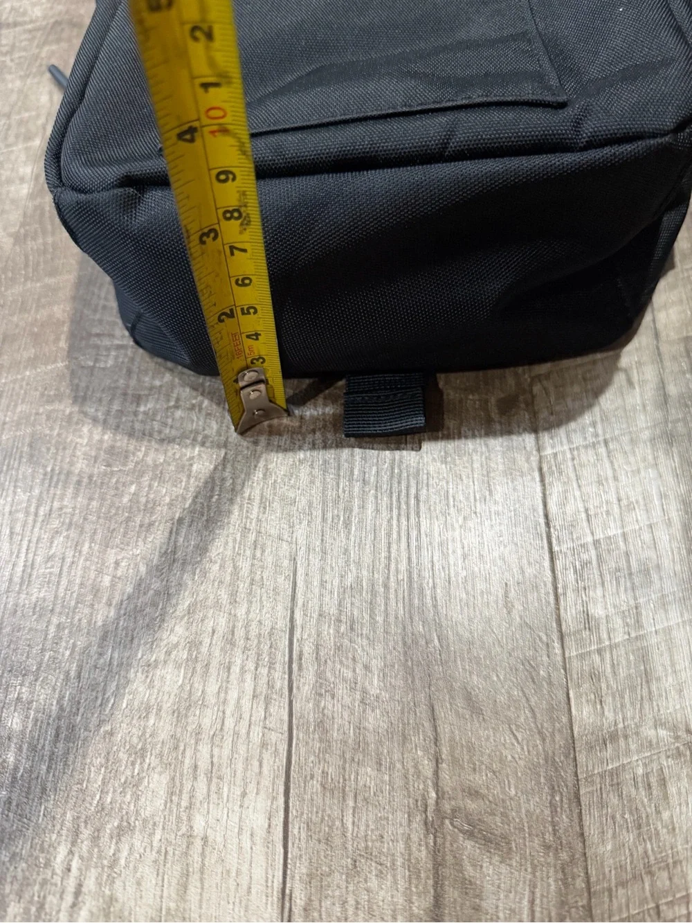 True Religion Men's Jet Cross Body Bag in black Euc